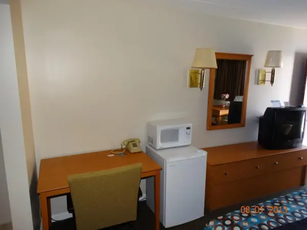 Colony Motel 9