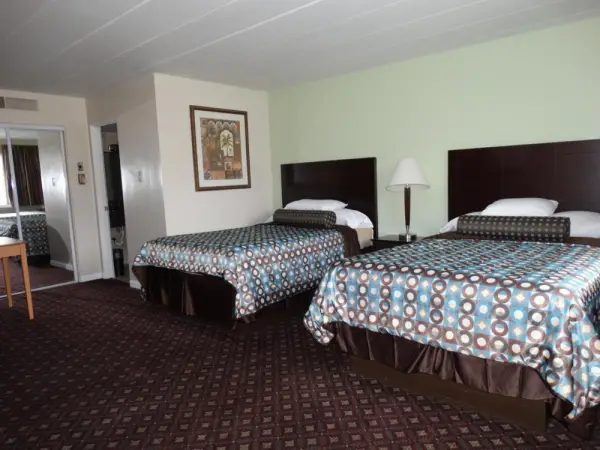 Colony Motel 5
